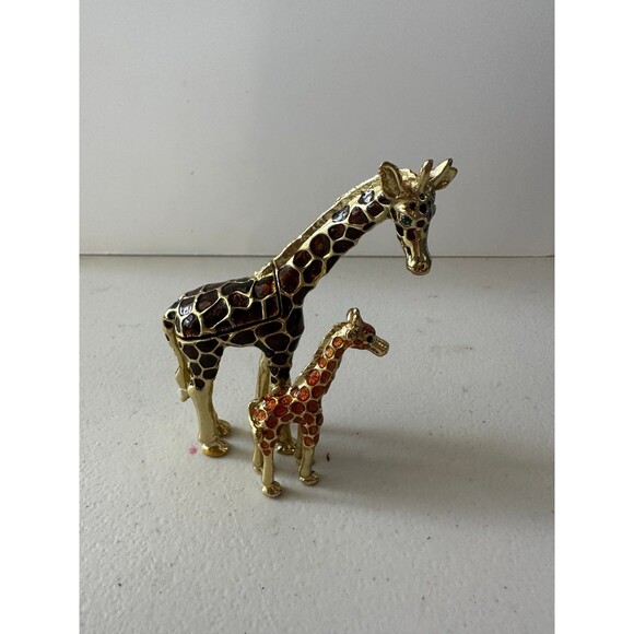 Mommy & Baby Giraffe Hand Painted Enamel Collectors Magnetic Hinged Trinket Box - Picture 2 of 6